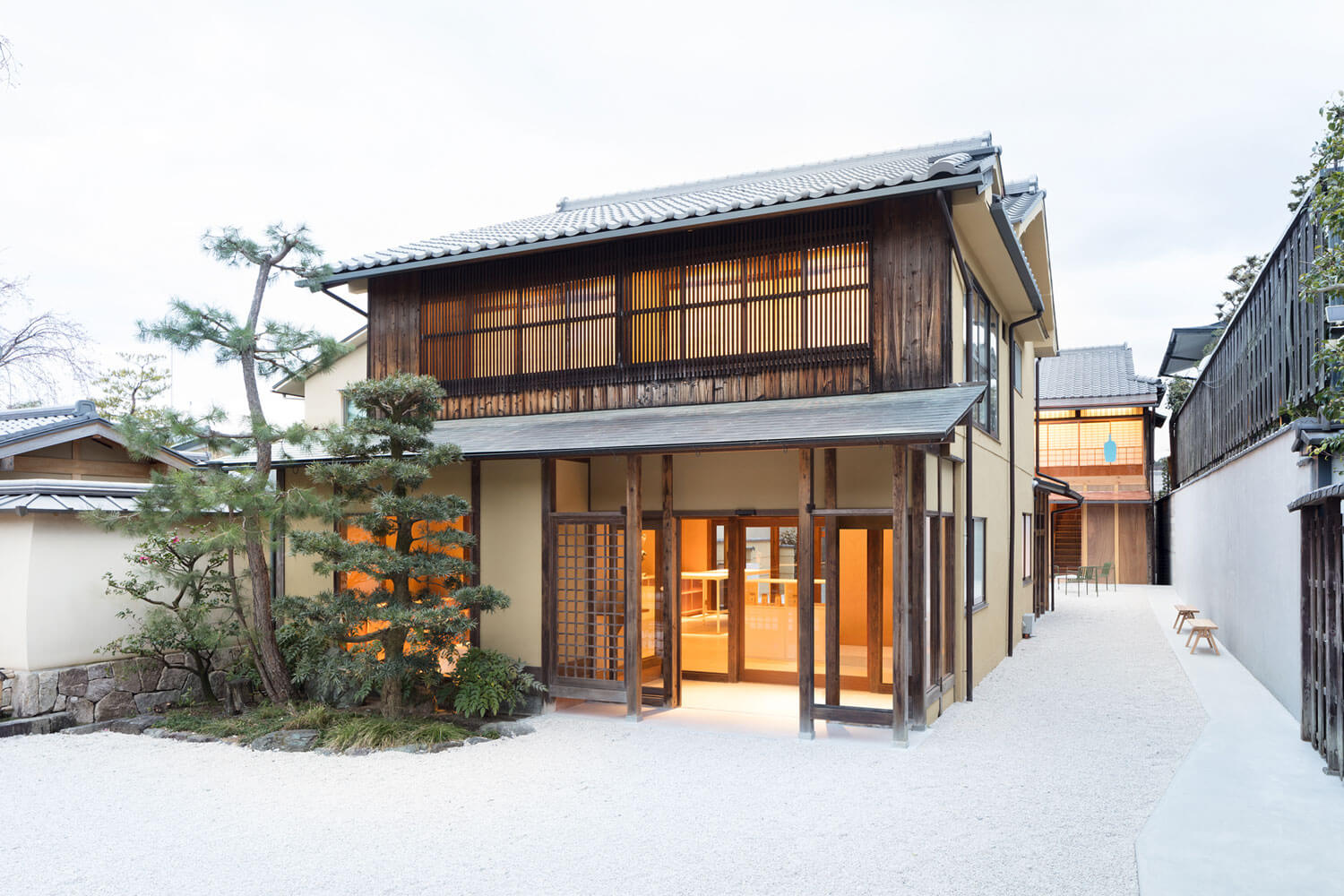 みち屋 A Branch of Blue Bottle Coffee in a 'Machiya' / Pen ペン