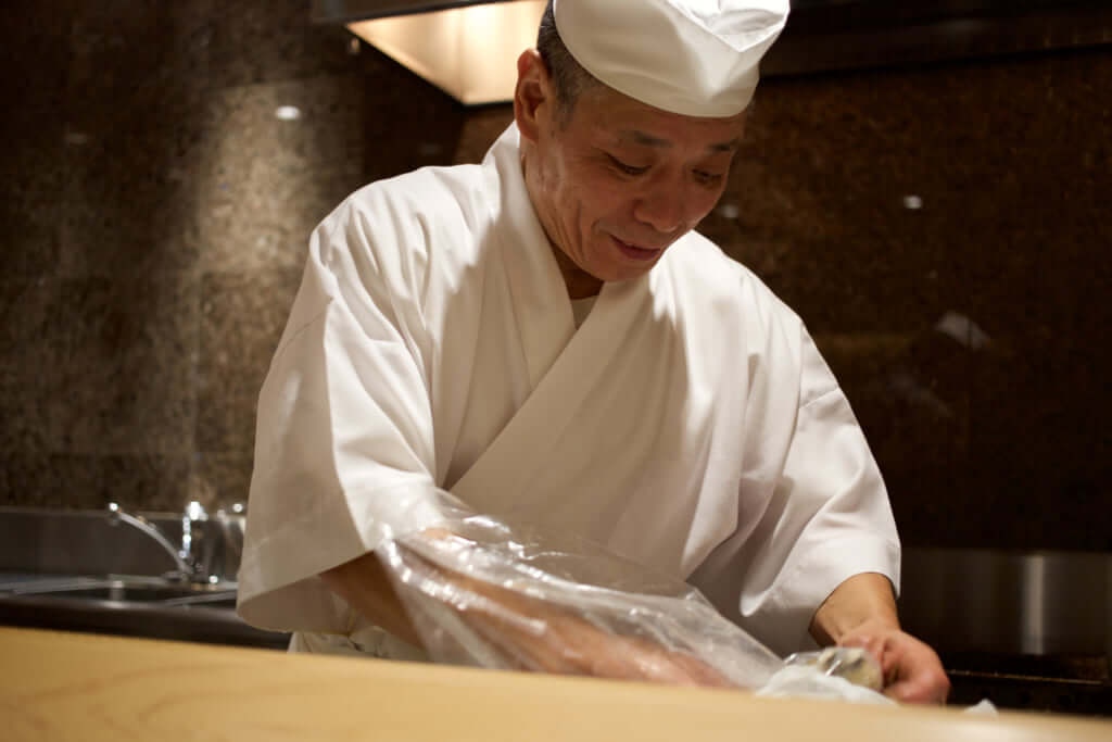 I'm a Black Shokunin. (Japanese Chef) The FIRST Black Graduate from North  America with the Tokyo Sushi Academy in Tsukiji, Tokyo. AMA ✊🏽🔪🍱🍣🥢 : r/ sushi