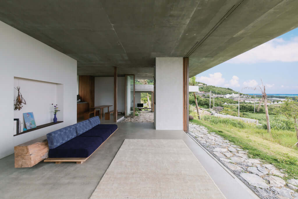 A House Uniting Modernity With Okinawan Nature And Tradition Pen ペン
