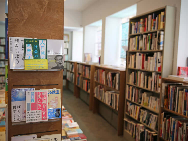 The Junku Bookstore An Institution For Japanese Books In France Pen ペン