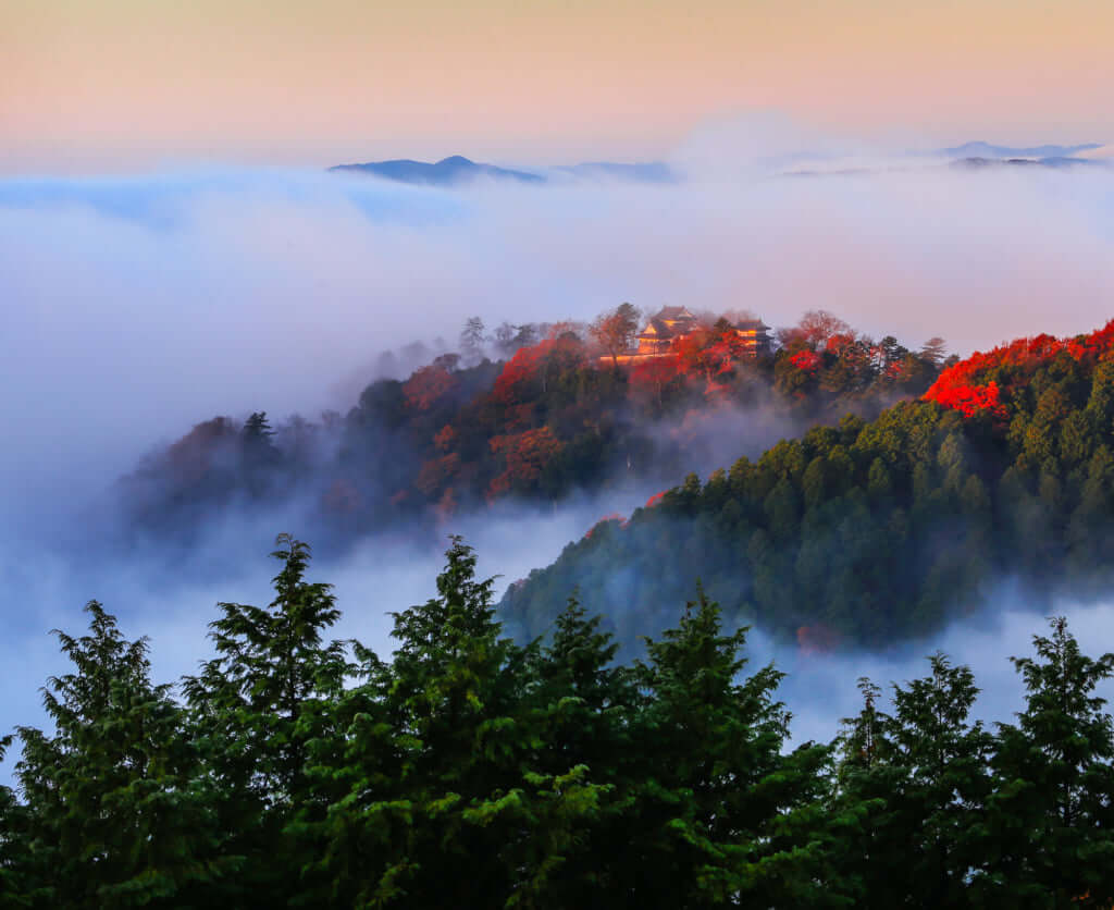 Okayama: Land of Swords, Ceramics, Mountains, and Sea / Pen ペン